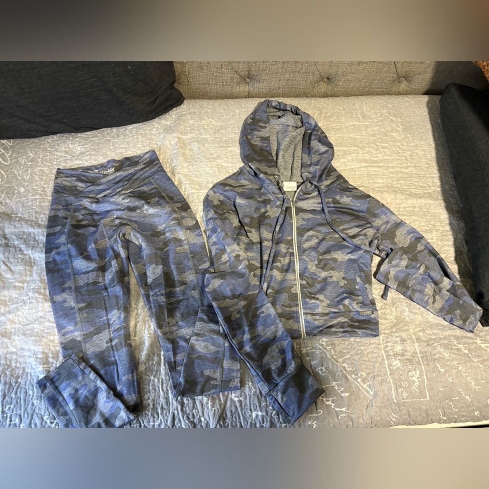 Bombshell Sportswear Camo Leggings and Jacket Set